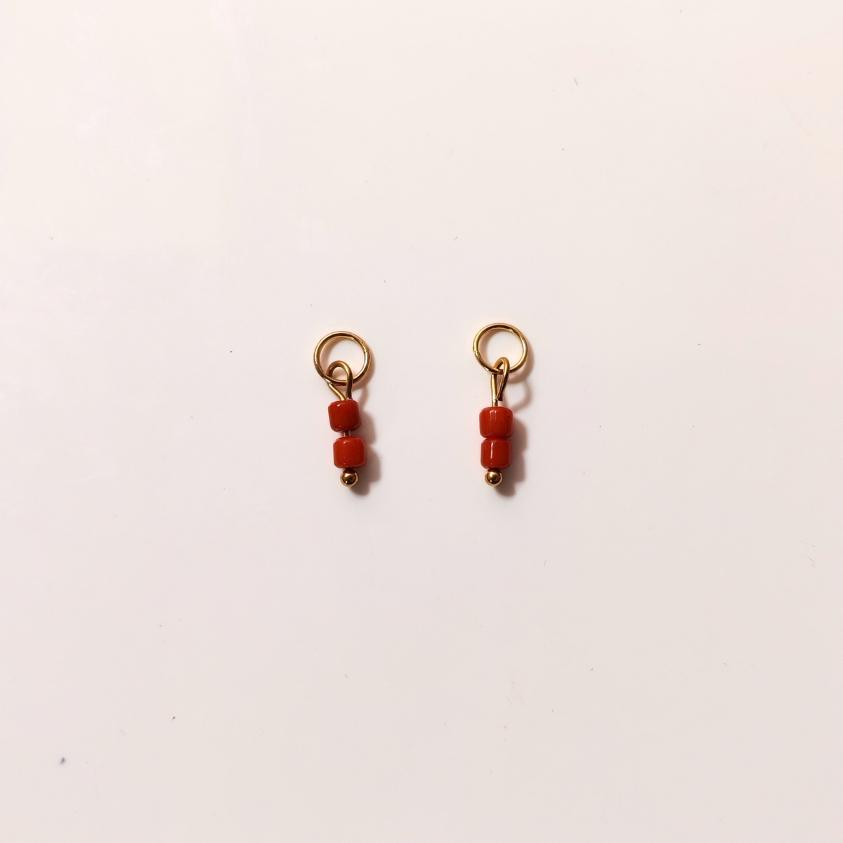 Charm Duo de perles rouges